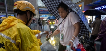 零工中的零工：深圳70层大楼里代送外卖的跑腿员