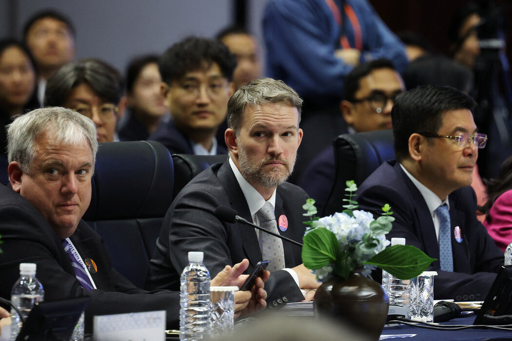 美国贸易代表成APEC会议焦点，各国争相与其展开对话